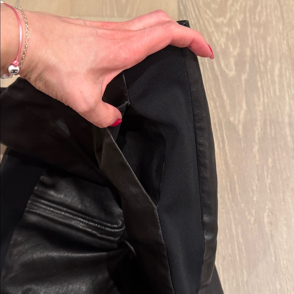 Vintage Balenciaga Black Leather Pencil Skirt Size 38 - Picture 5 of 14